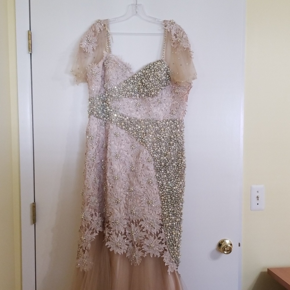 Michèl Couture size 18 pearl and rhinestone beige